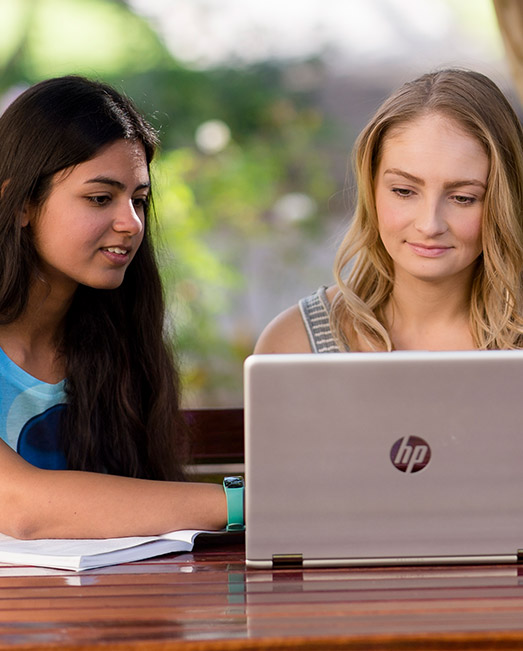 A0706_Four-ways-to-start-your-career-while-at-uni_tile 2