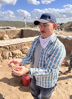 Duncan Cook shows of artifact