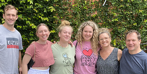 Alex, Sophie, Laura, Yentle, Nicole and Brett.